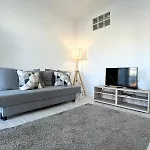 Amazing Castle View Apartment *